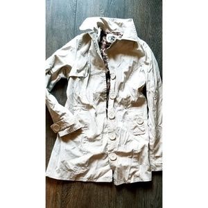 Adorable light gray Joujou trench coat!